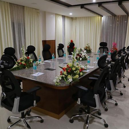 Hotel U.T.Elegance Bangalore Eksteriør bilde