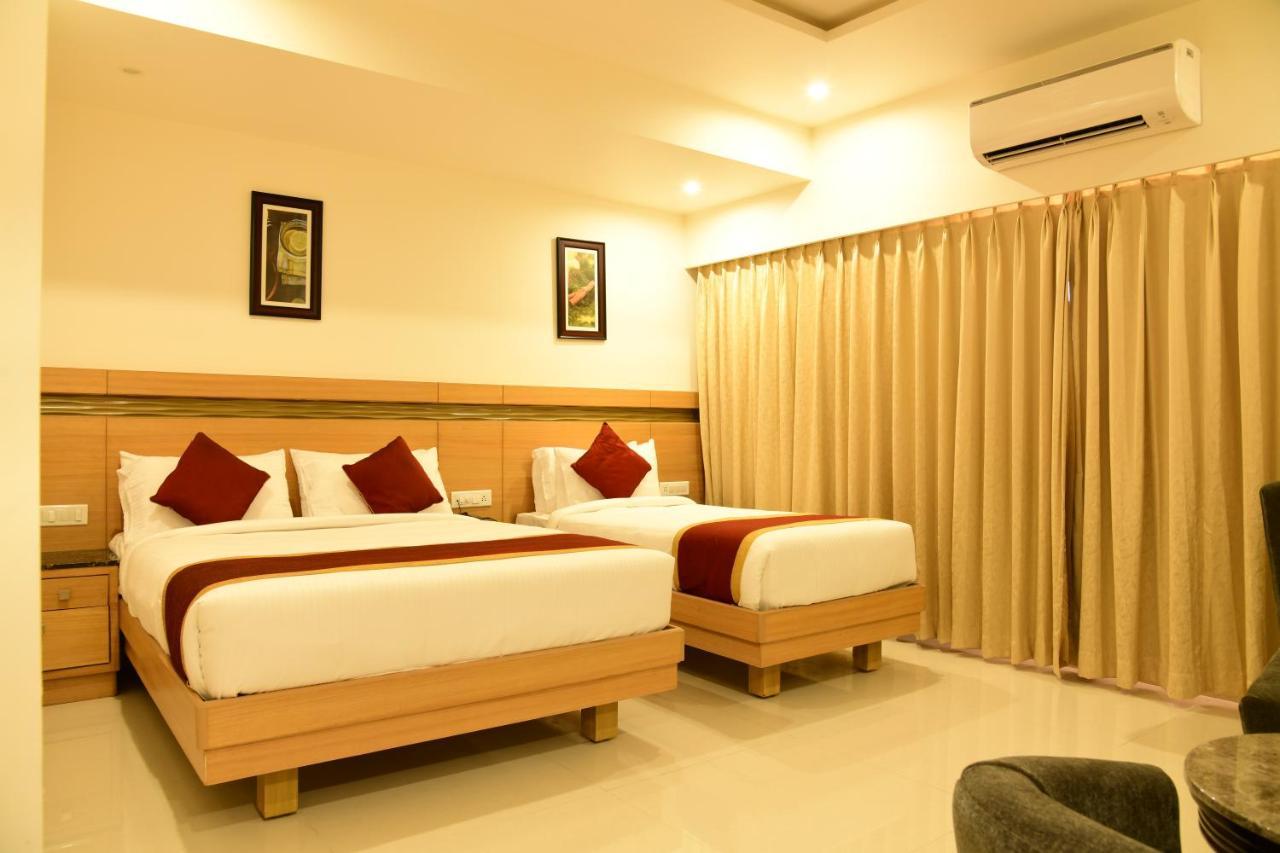 Hotel U.T.Elegance Bangalore Eksteriør bilde