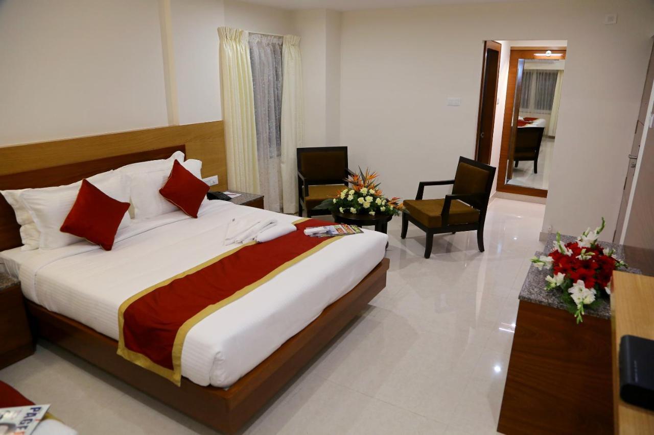 Hotel U.T.Elegance Bangalore Eksteriør bilde