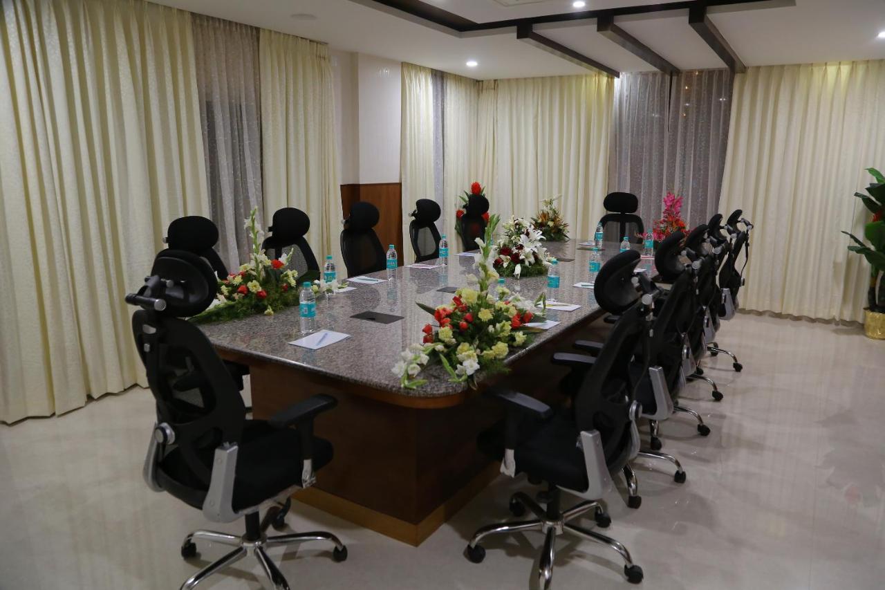 Hotel U.T.Elegance Bangalore Eksteriør bilde