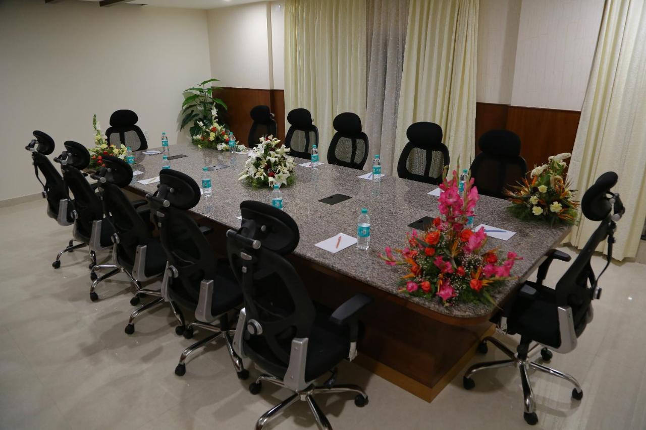 Hotel U.T.Elegance Bangalore Eksteriør bilde