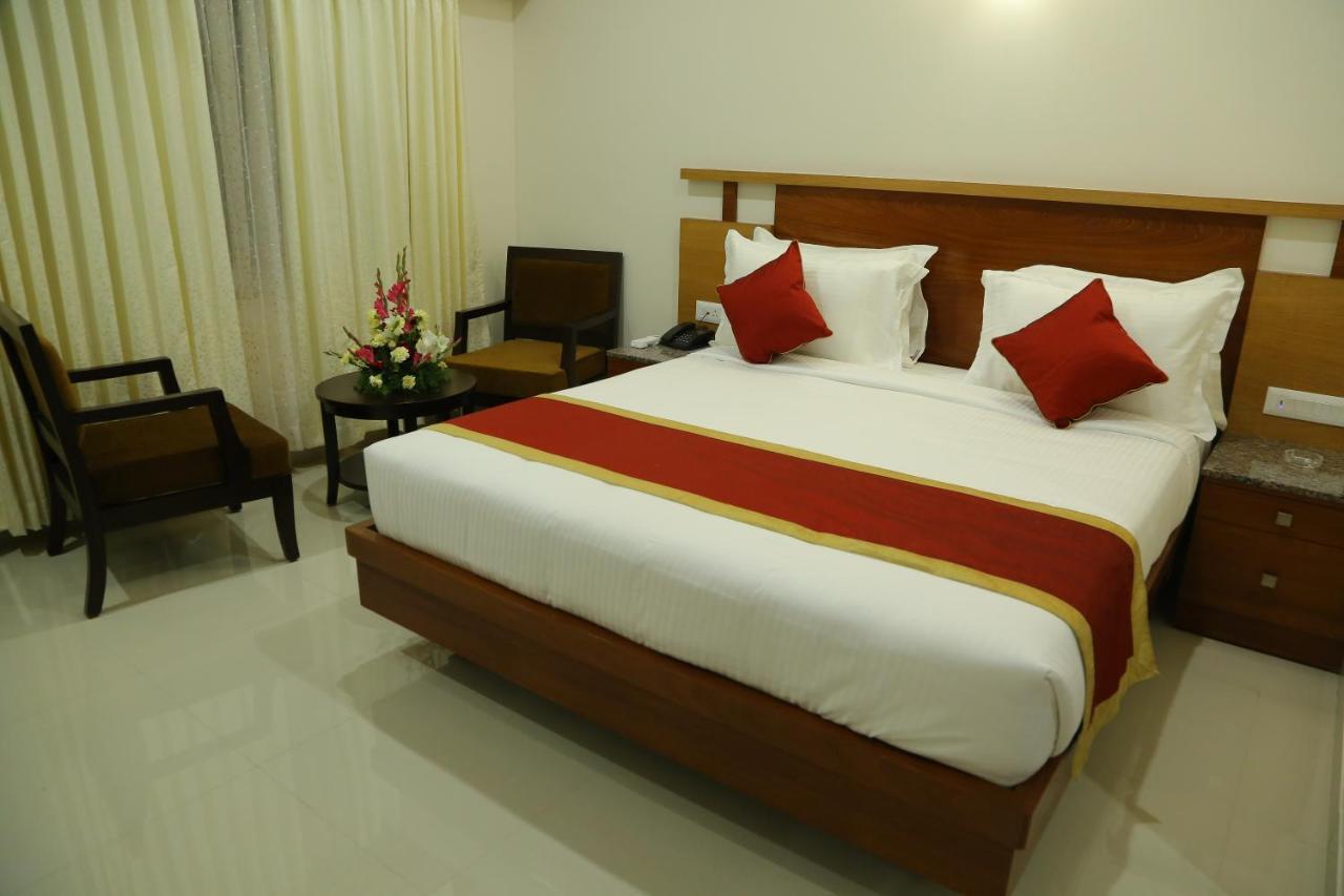 Hotel U.T.Elegance Bangalore Eksteriør bilde
