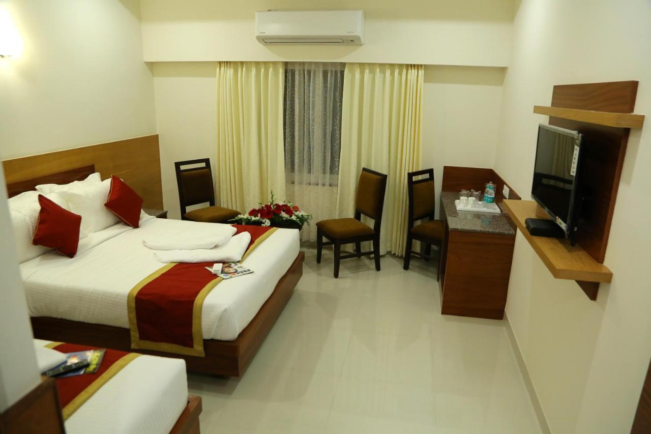 Hotel U.T.Elegance Bangalore Eksteriør bilde