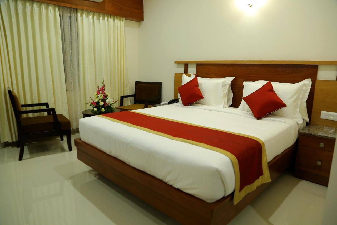Hotel U.T.Elegance Bangalore Eksteriør bilde
