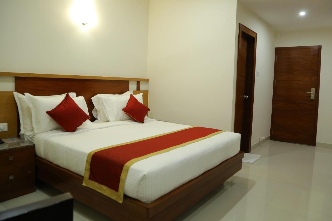 Hotel U.T.Elegance Bangalore Eksteriør bilde