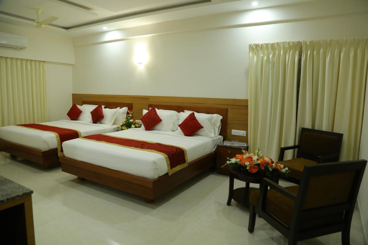 Hotel U.T.Elegance Bangalore Eksteriør bilde