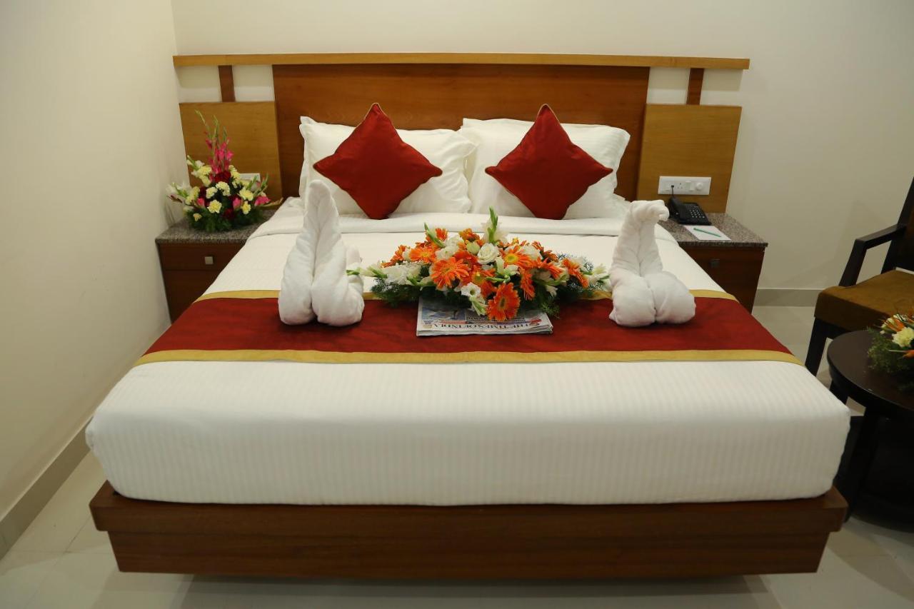 Hotel U.T.Elegance Bangalore Eksteriør bilde