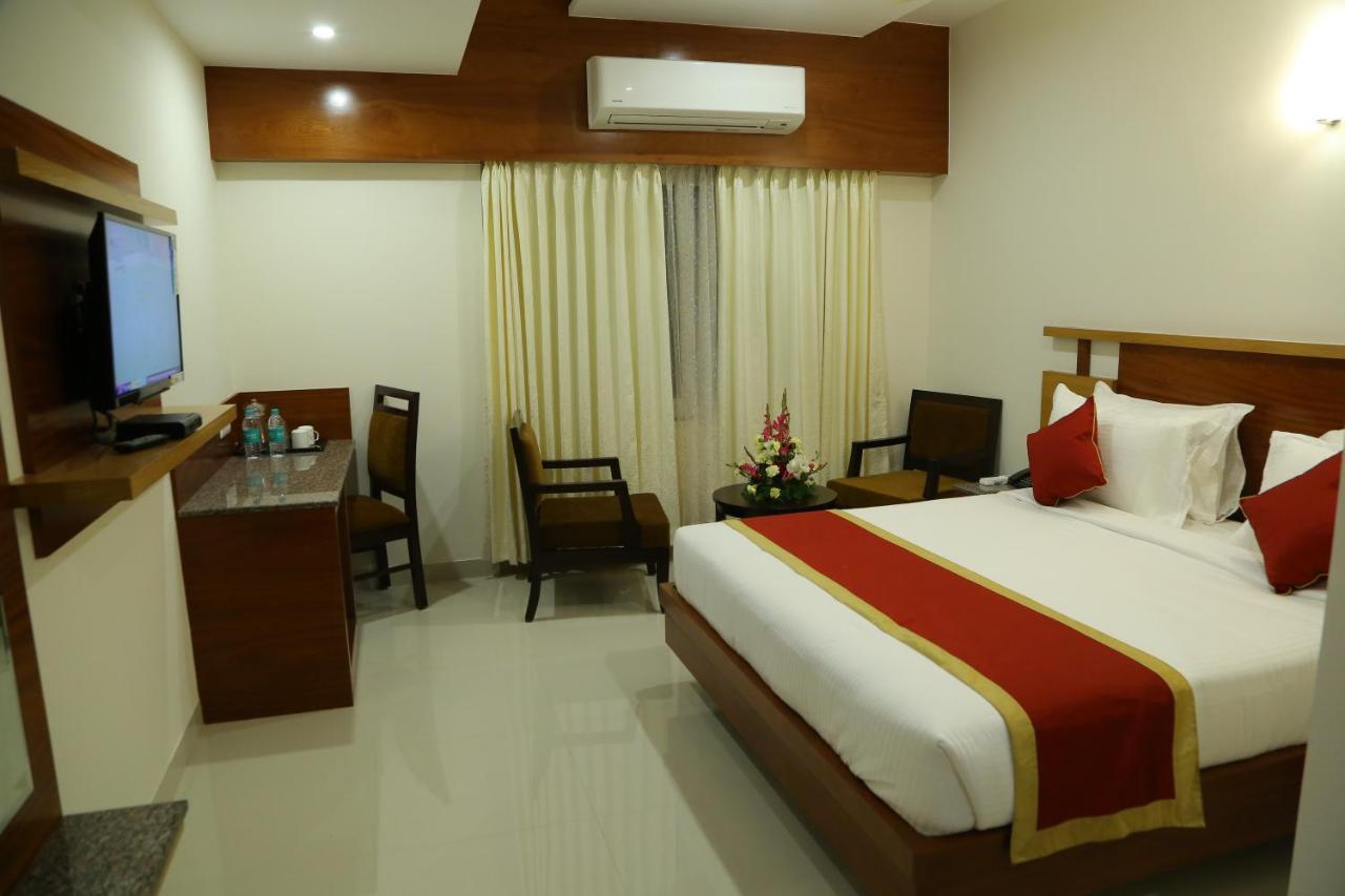 Hotel U.T.Elegance Bangalore Eksteriør bilde